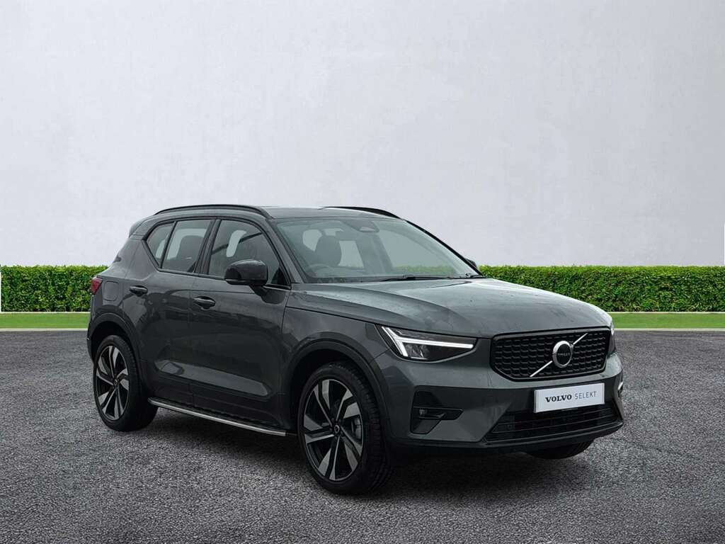 Volvo XC40 2.0 B4p Plus Dark Green