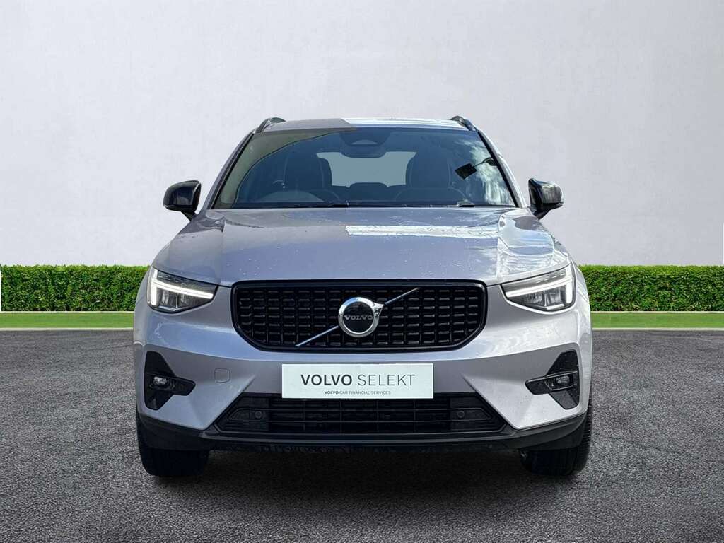 Volvo XC40 2.0 B4p Plus Dark SJ26VLD Silver #2