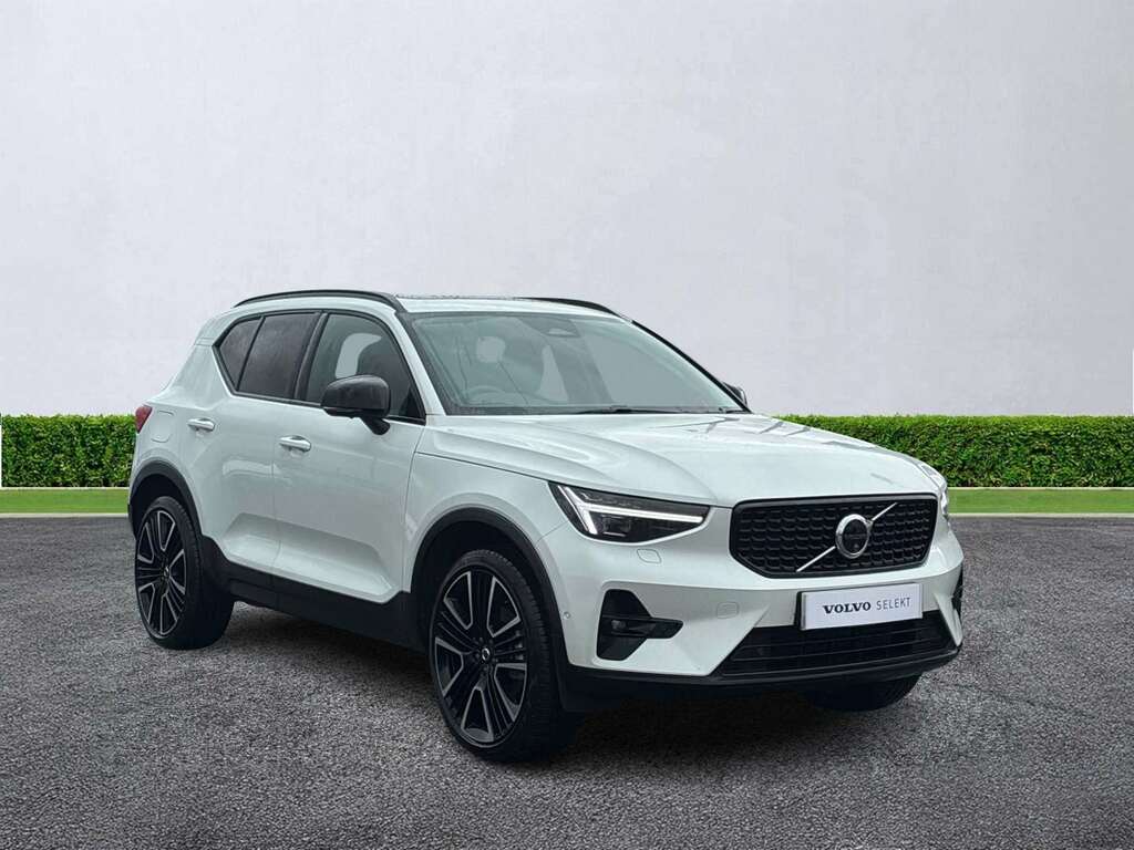 Volvo XC40 2.0 B4p Ultra Dark White