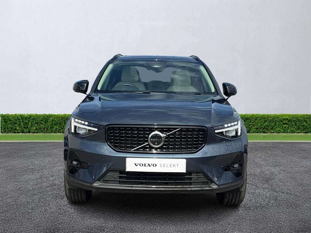 Volvo XC40 2.0 B4p Ultra Dark SG26MYK Blue #2