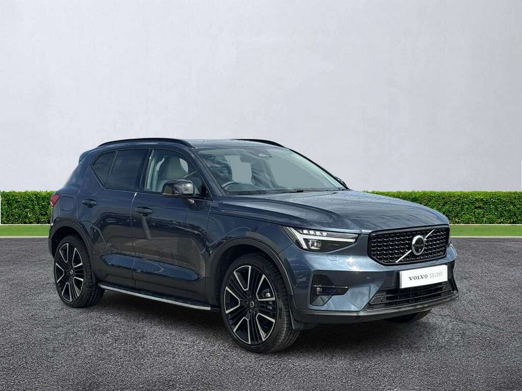 Volvo XC40 2.0 B4p Ultra Dark Blue