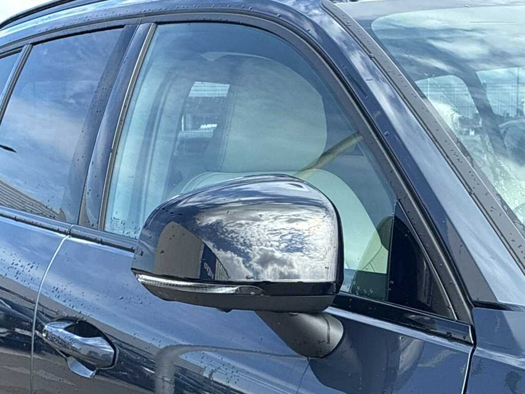 Volvo XC40 2.0 B4p Ultra Dark SG26MYK Blue #5