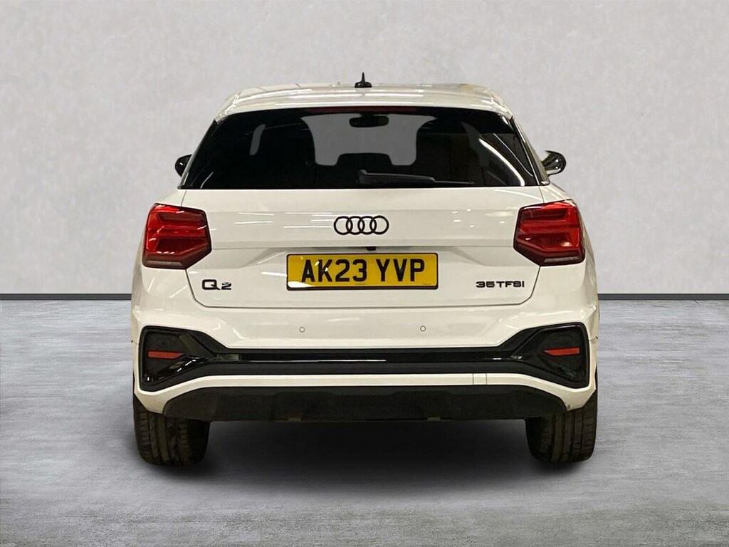 Audi Q2 1.5 Tfsi Cod 35 Black Edition Suv S Tro AK23YVP White #4