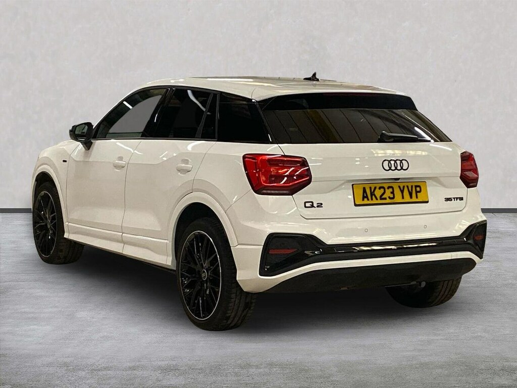 Audi Q2 1.5 Tfsi Cod 35 Black Edition Suv S Tro AK23YVP White #2