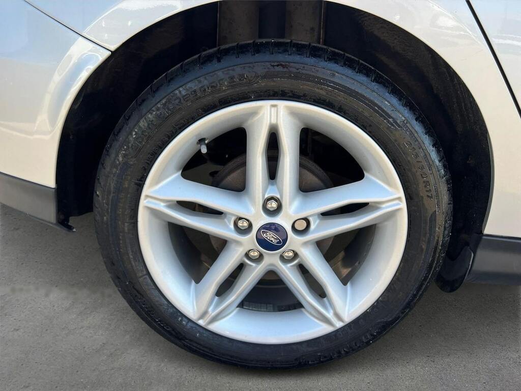 Ford Focus 1.5 Tdci Zetec Edition Hatchback EK18UGT Silver #6