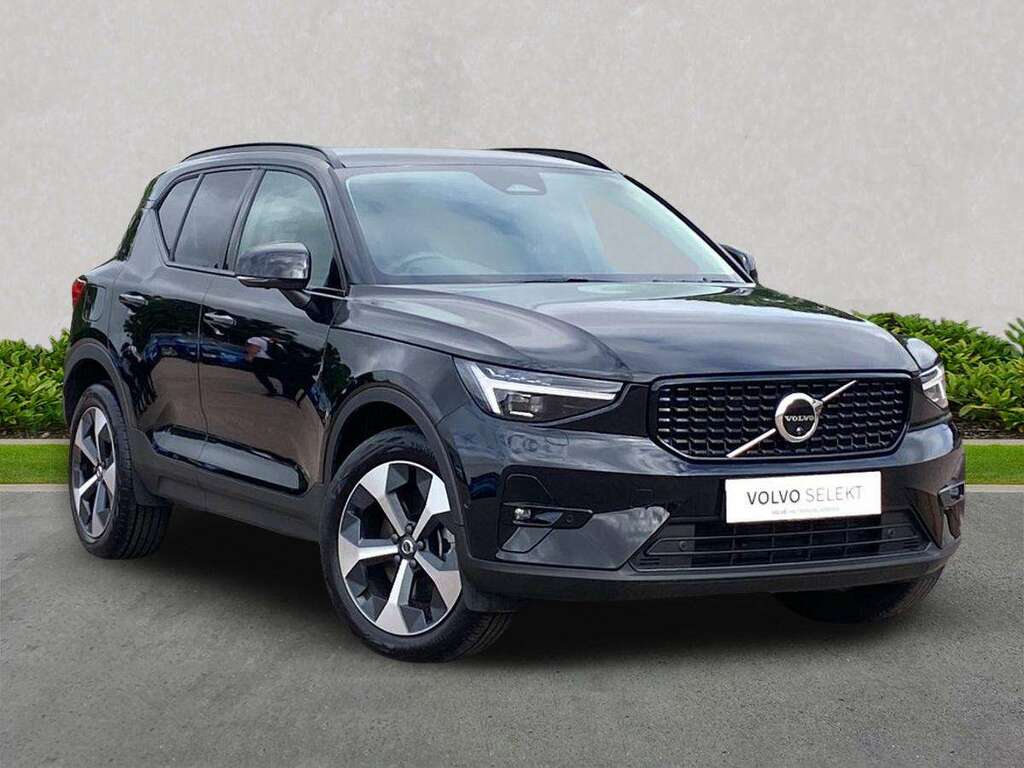 Volvo XC40 2.0 B4p Plus Pro Dark Black