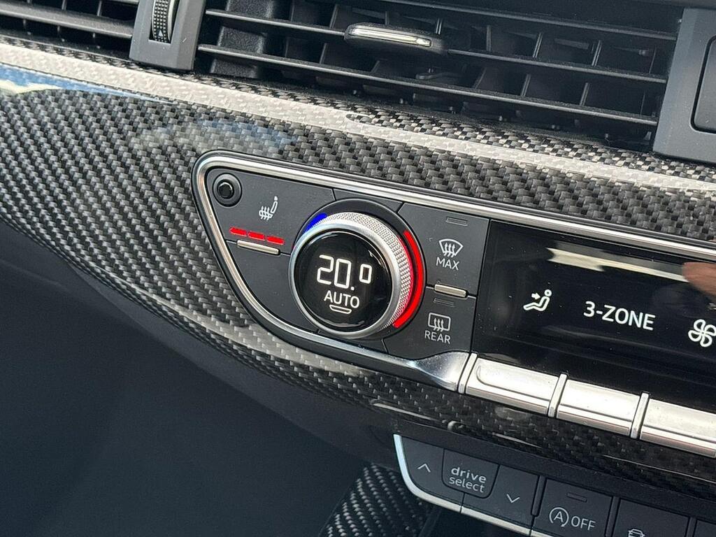 Audi RS4 Carbon Black Black #25