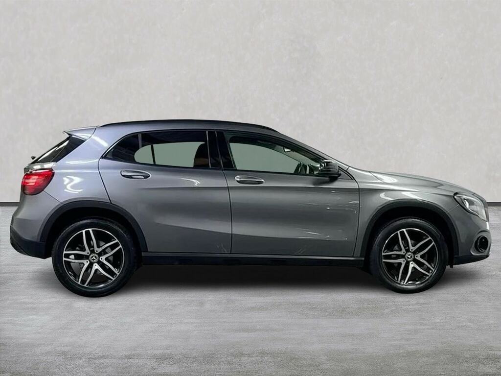 Mercedes-Benz GLA Class 1.6 Gla180 Gpf Urban Edition Suv 7G-dct OGZ5702 Grey #3