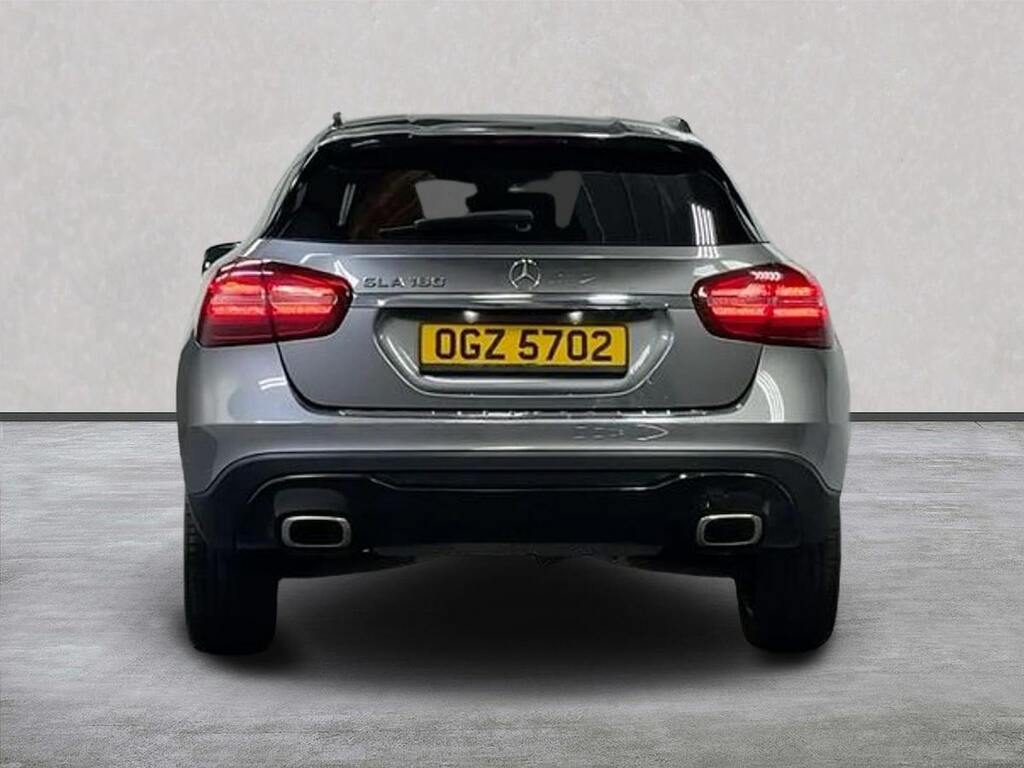 Mercedes-Benz GLA Class 1.6 Gla180 Gpf Urban Edition Suv 7G-dct OGZ5702 Grey #4