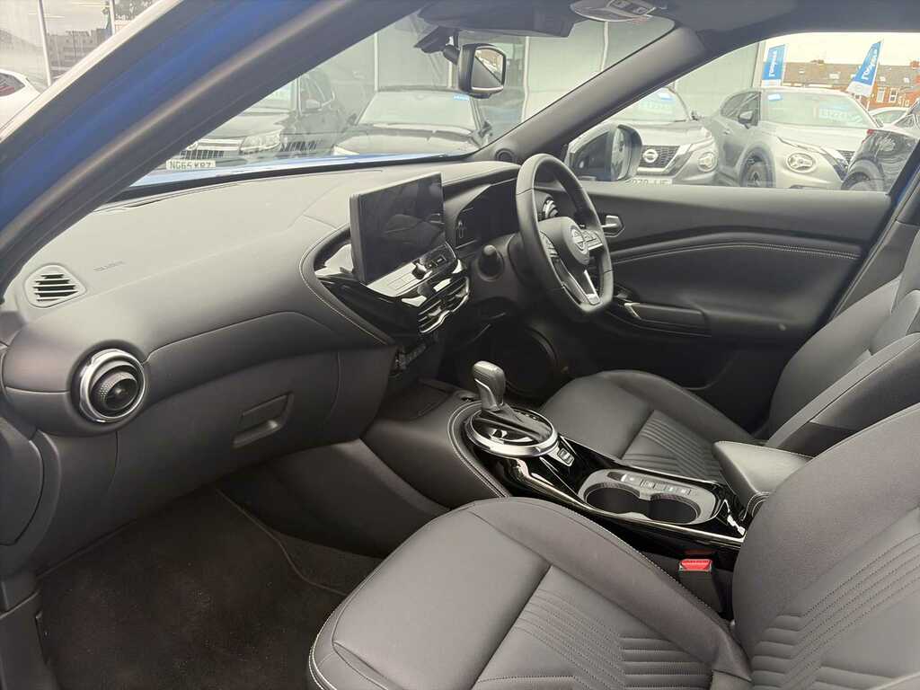 Nissan Juke 1.6 Hybrid Tekna OX25EKD Blue #6