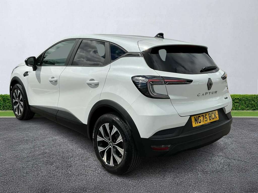 Renault Captur 1.8 E-tech Full Hybrid 160 Evolution NG75BCK White #2