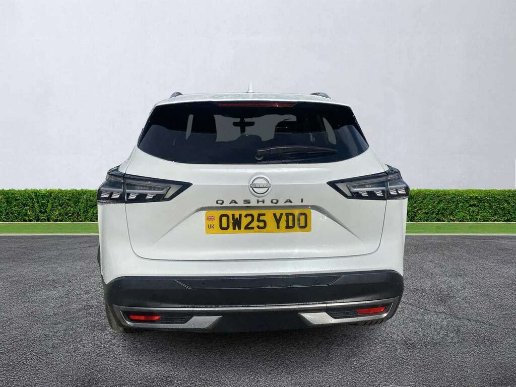 Nissan Qashqai 1.3 Dig-t Mh 158 Tekna Xtronic OW25YDO White #4