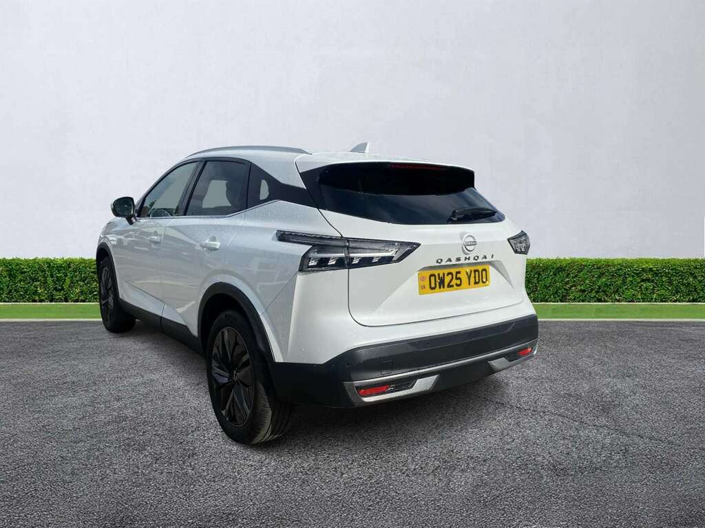 Nissan Qashqai 1.3 Dig-t Mh 158 Tekna Xtronic OW25YDO White #2