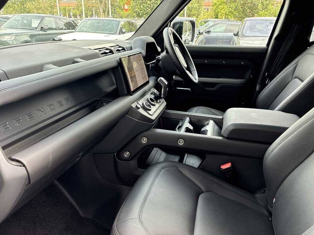 Land Rover Defender 110 3.0 D250 X-dynamic Se 110 EA74WUT Black #3