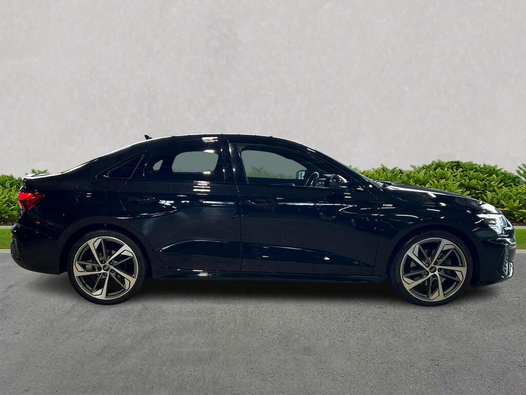 Audi A3 35 Tfsi Black Edition Black #3