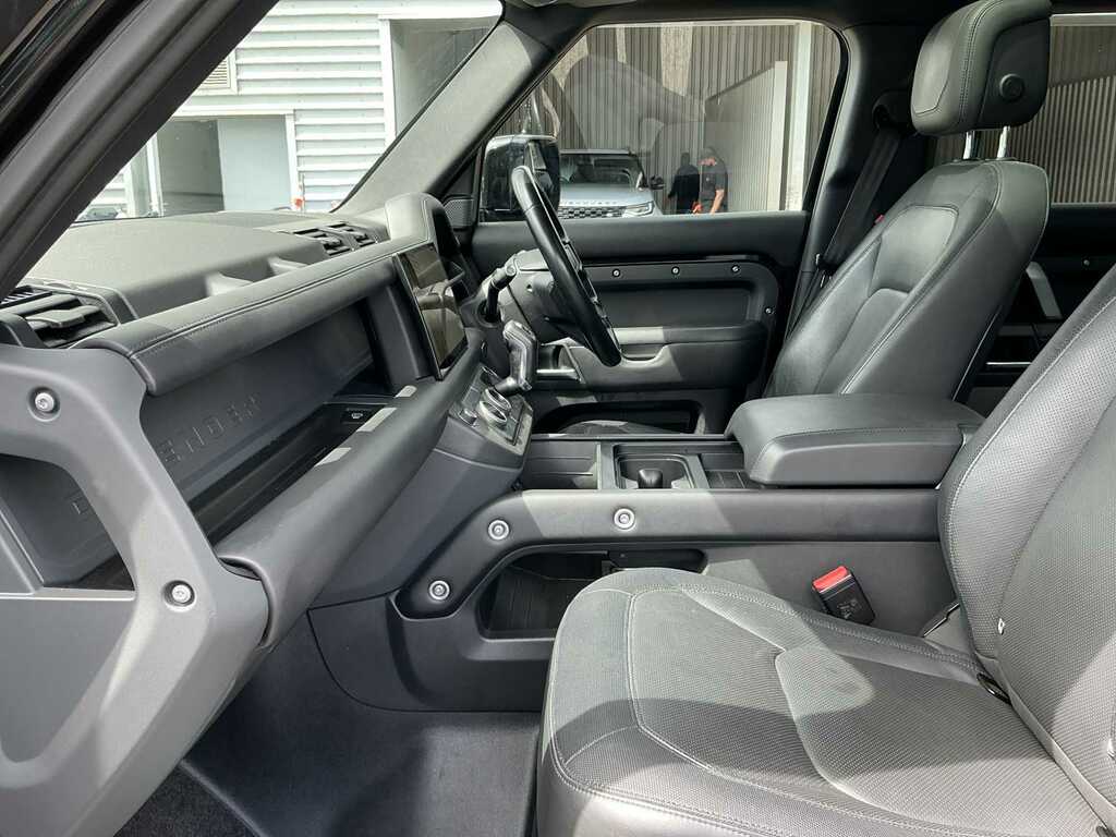 Land Rover Defender 110 3.0 D250 X-dynamic Hse 110 LN22VLL Black #3