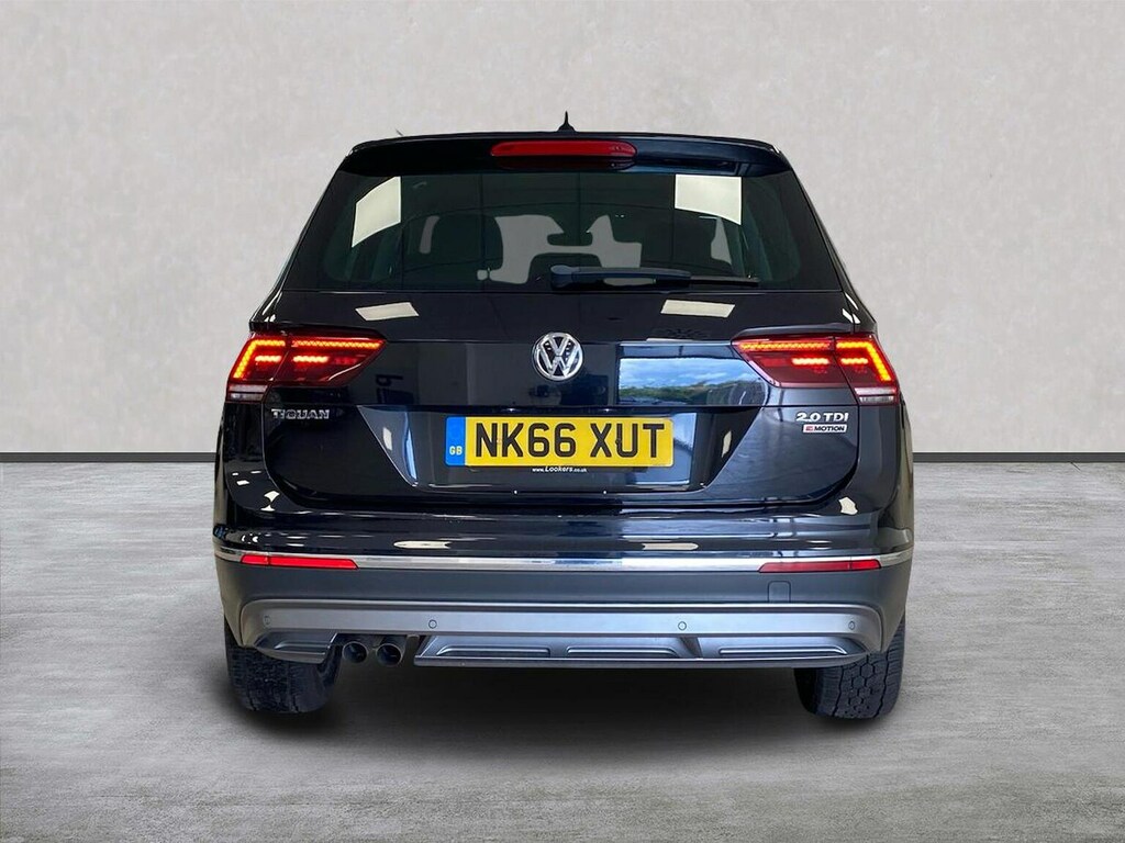 Volkswagen Tiguan 2.0 Tdi Bluemotion Tech Sel Suv NK66XUT Black #4
