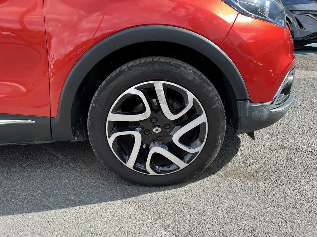 Renault Captur 1.5 Dci 110 Signature Nav Red #6