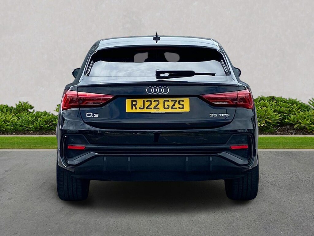 Audi Q3 1.5 Tfsi Cod 35 Black Edition Sportback RJ22GZS Black #4