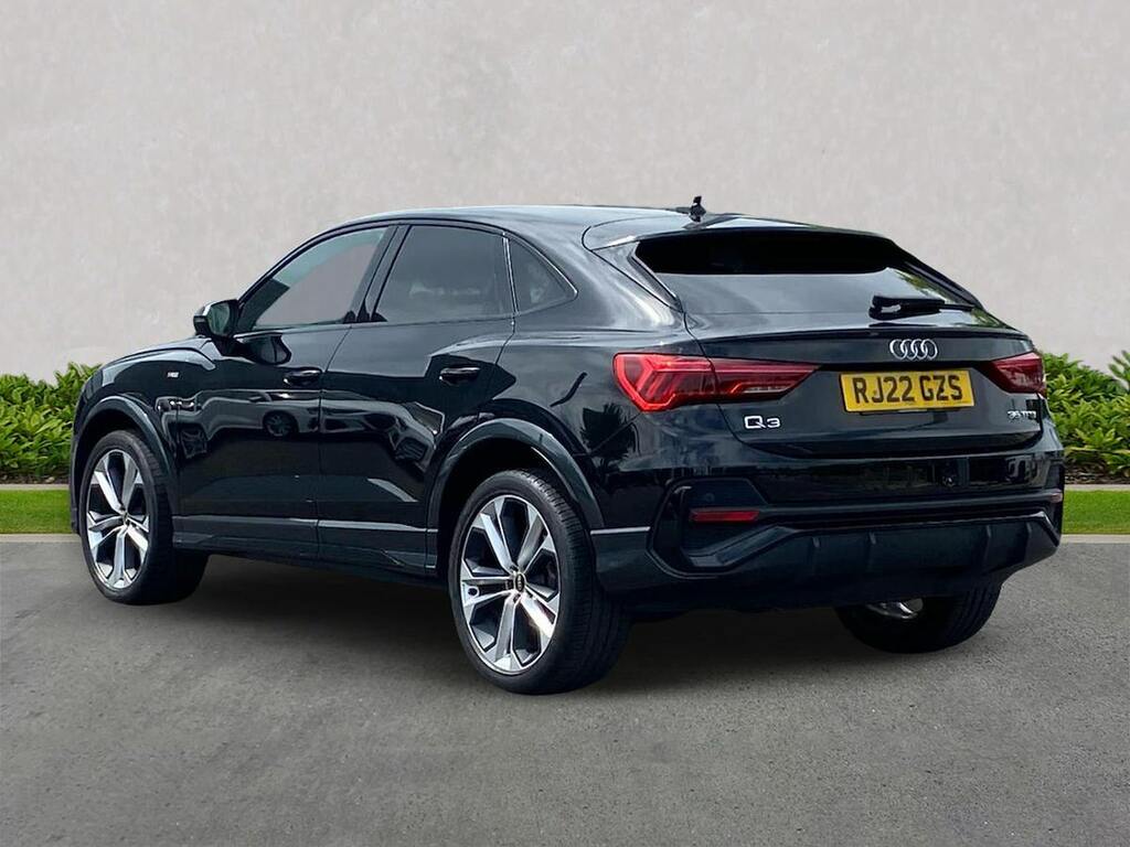 Audi Q3 1.5 Tfsi Cod 35 Black Edition Sportback RJ22GZS Black #2
