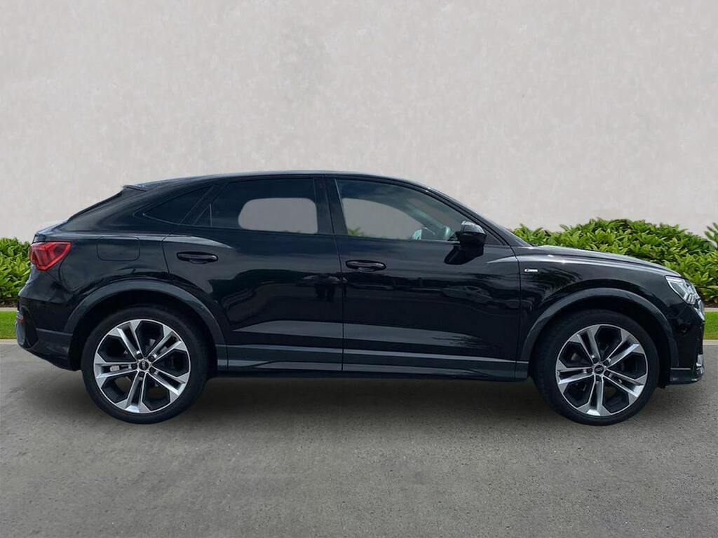 Audi Q3 1.5 Tfsi Cod 35 Black Edition Sportback RJ22GZS Black #3