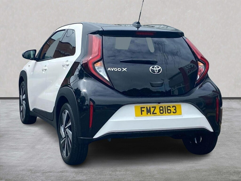 Toyota Aygo X 1.0 Vvt-i Edge Hatchback X-shift Euro 6 FMZ8163 White #2