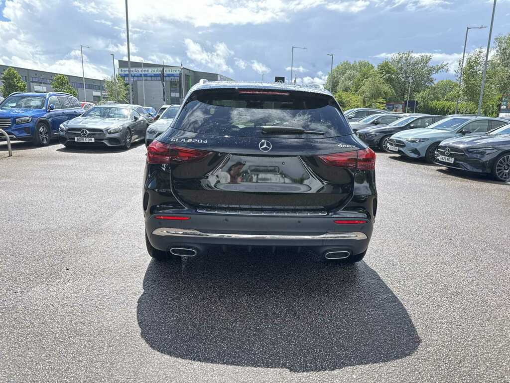Mercedes-Benz GLA Class Gla 220D 4Matic Amg Line Premium Plus Black #4