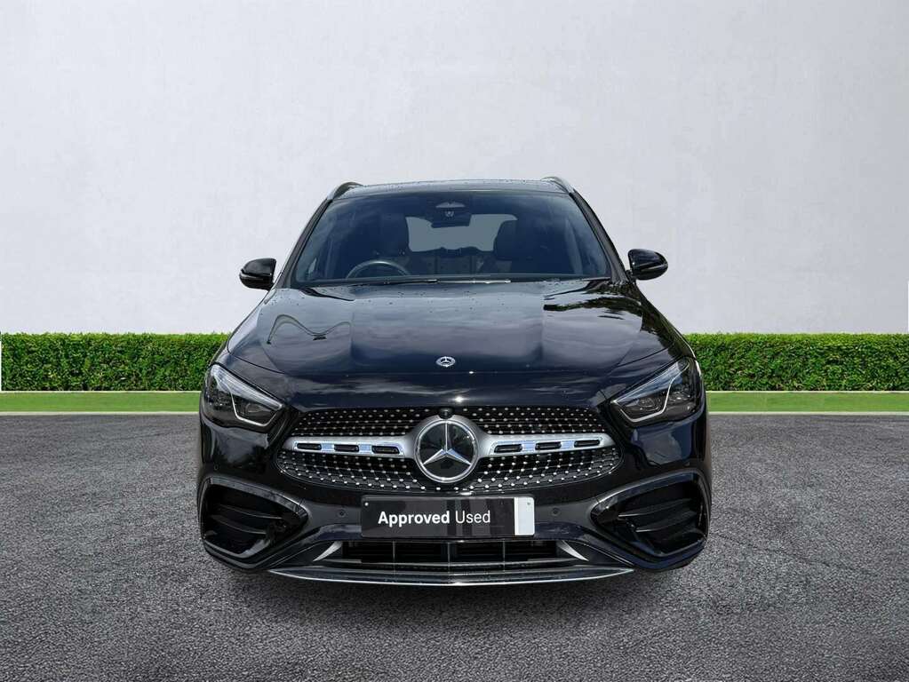 Mercedes-Benz GLA Class Gla 220D 4Matic Amg Line Premium Plus Black #2