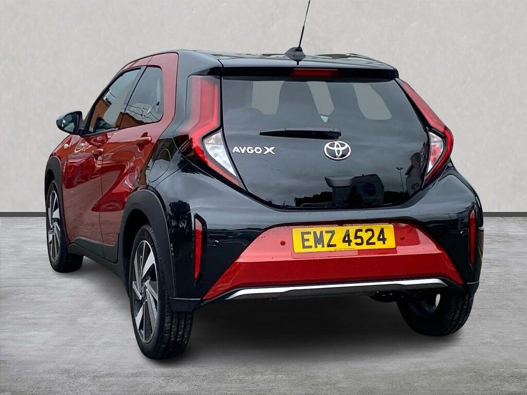 Toyota Aygo X 1.0 Vvt-i Exclusive Hatchback X-shift E EMZ4524 Red #2