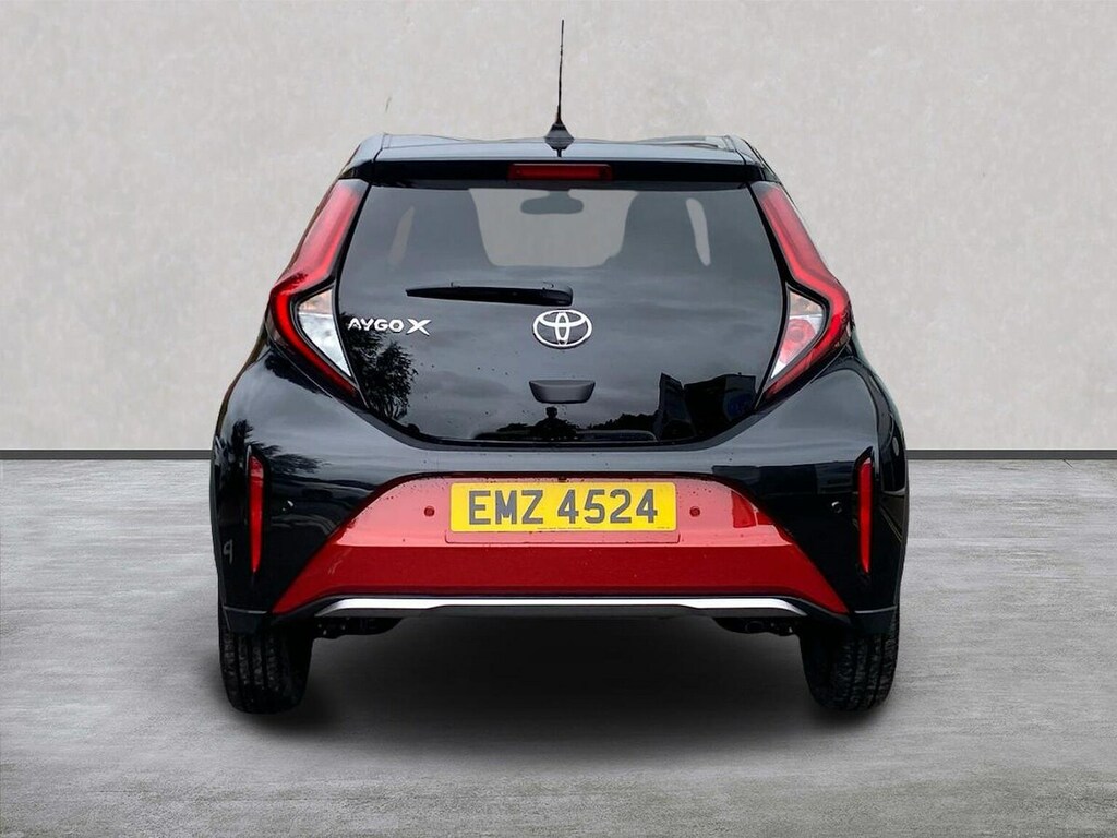Toyota Aygo X 1.0 Vvt-i Exclusive Hatchback X-shift E EMZ4524 Red #4
