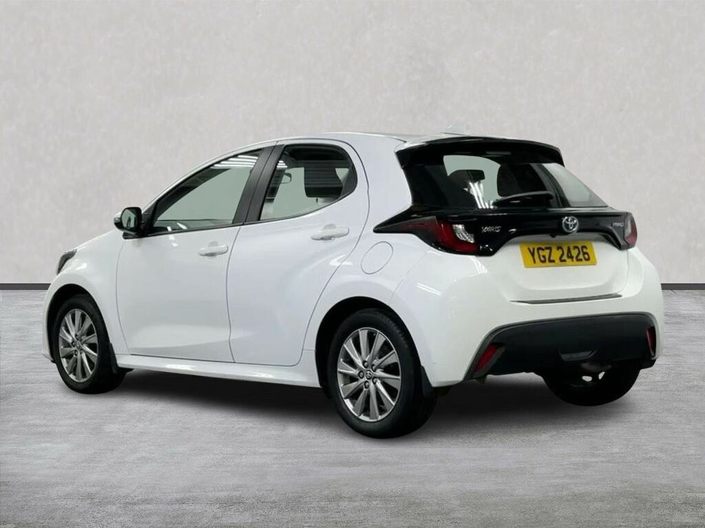 Toyota Yaris 1.5 Vvt-h Icon Hatchback Hybrid E-cvt E YGZ2426 White #2