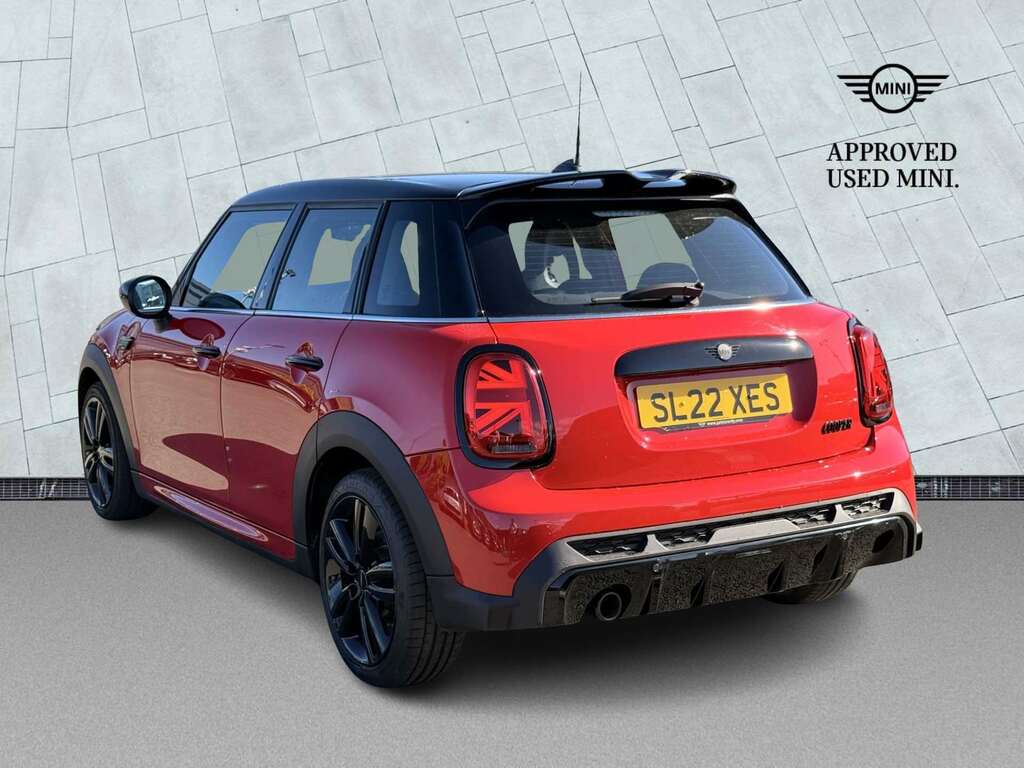 Mini Hatch 1.5 Cooper Sport SL22XES Red #2