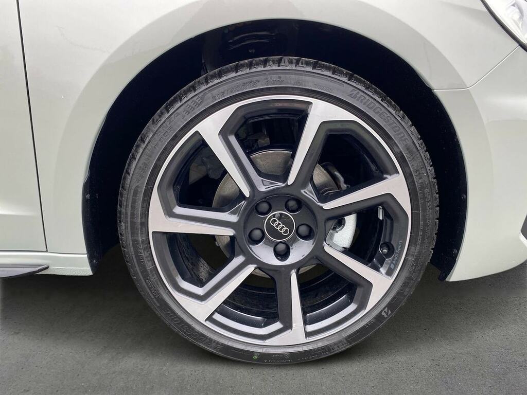 Audi A1 30 Tfsi Black Edition NU26LZF Silver #6