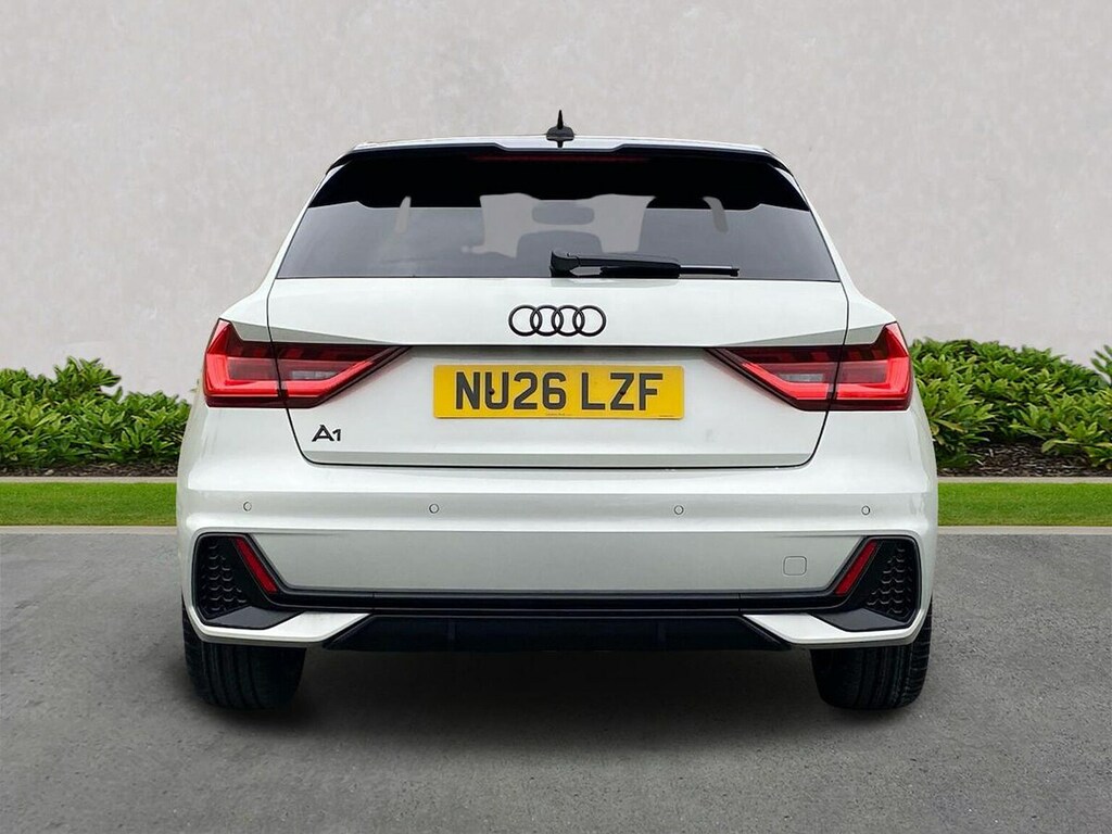 Audi A1 30 Tfsi Black Edition NU26LZF Silver #4