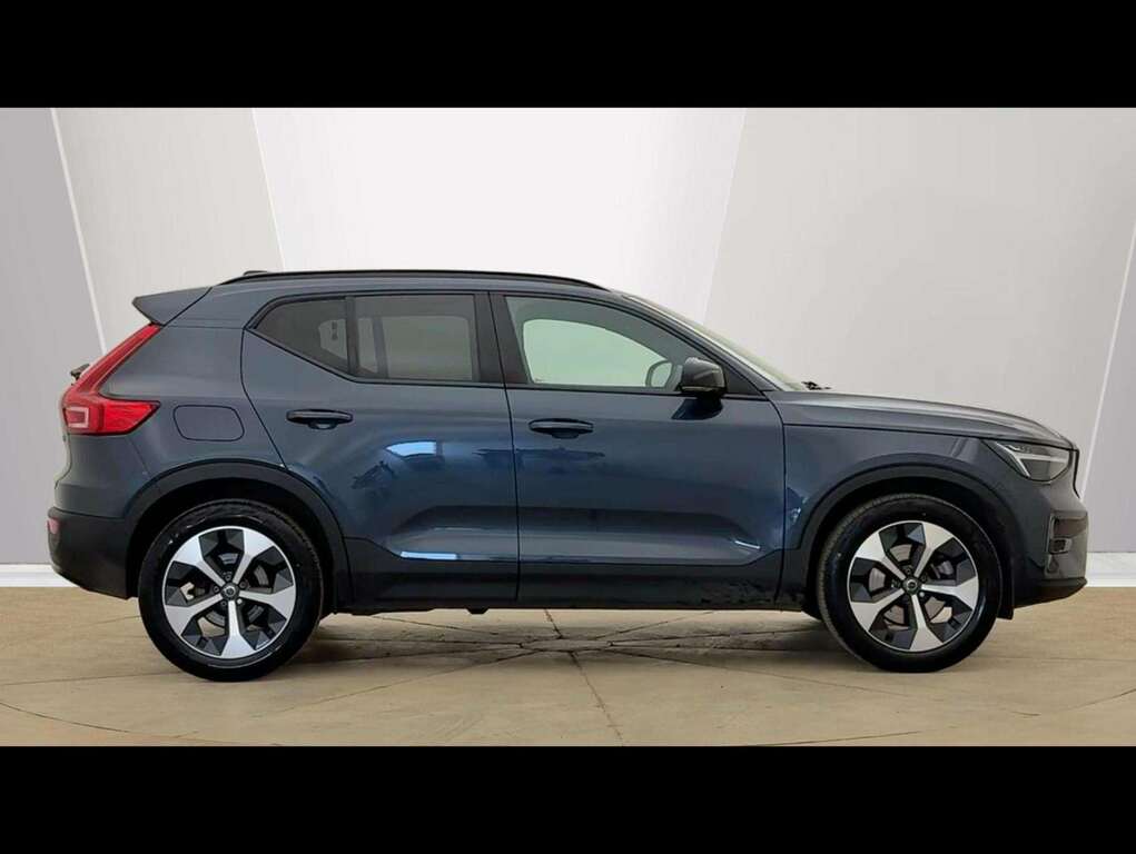 Volvo XC40 2.0 B4p Plus Dark RF25HCZ Blue #2