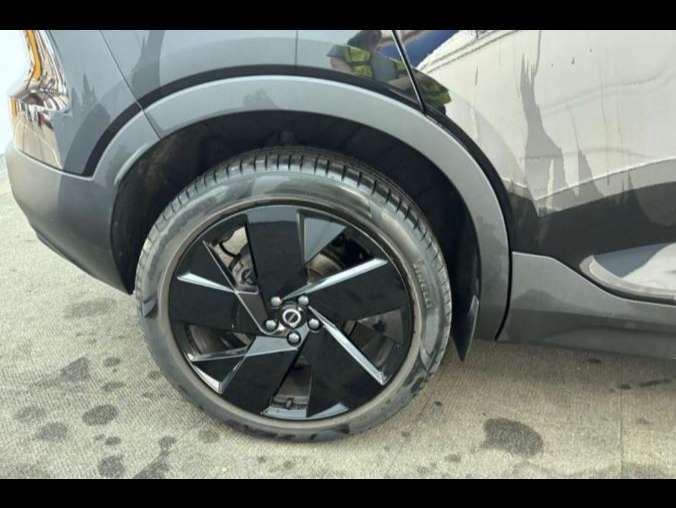 Volvo XC40 2.0 B4p Plus Black Edition PJ25WVD Black #2