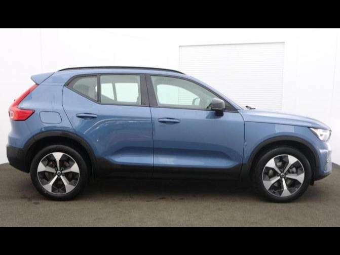 Volvo XC40 2.0 B3p Plus Dark Blue #2