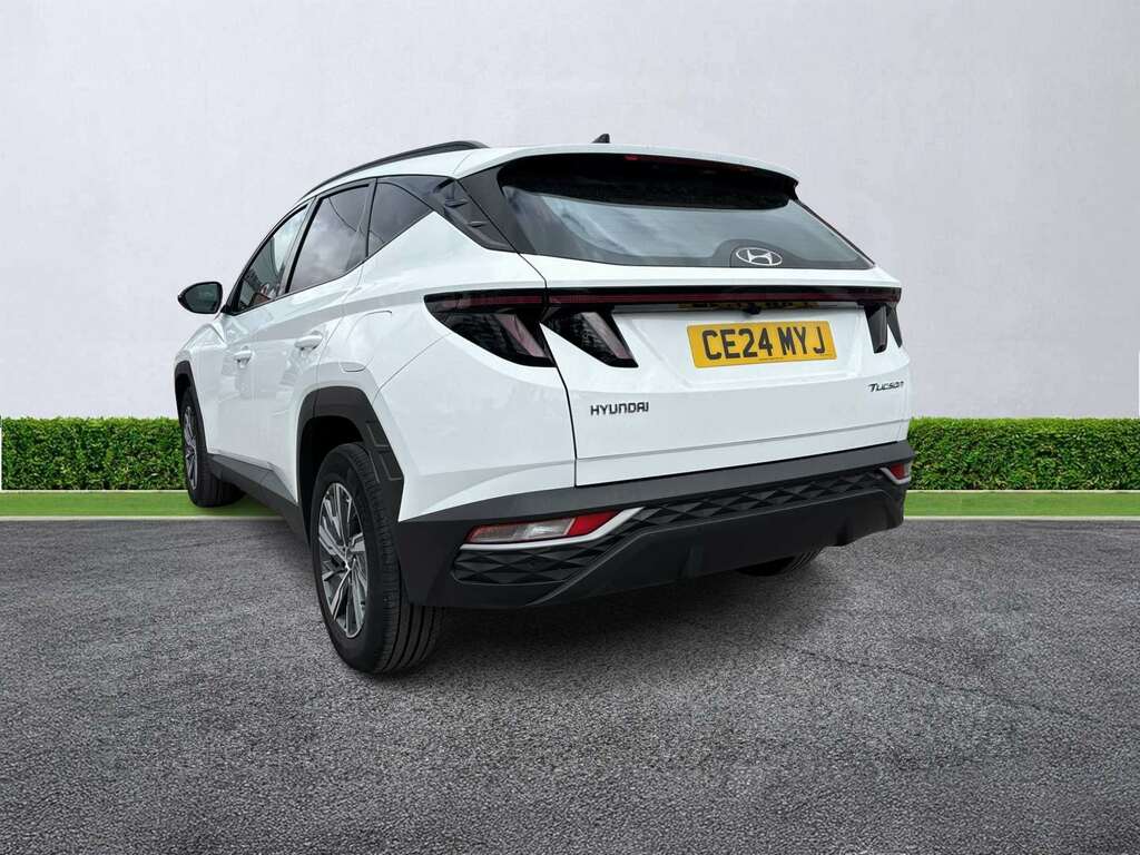Hyundai Tucson 1.6 Tgdi Se Connect 2Wd White #2