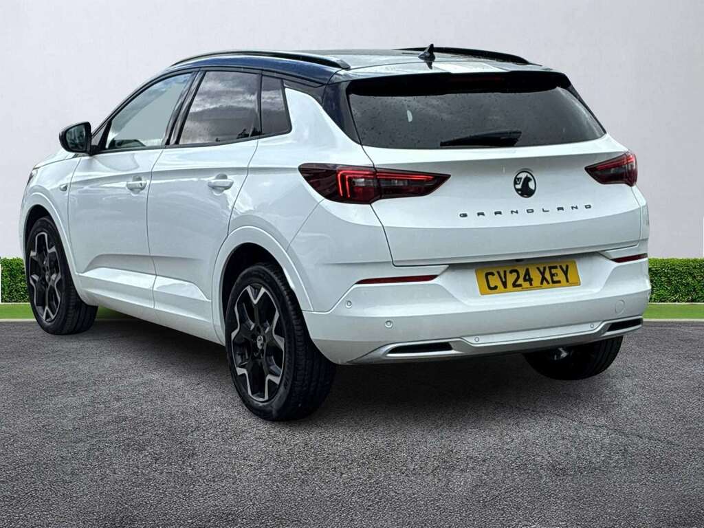 Vauxhall Grandland 1.2 Turbo Ultimate CV24XEY White #2