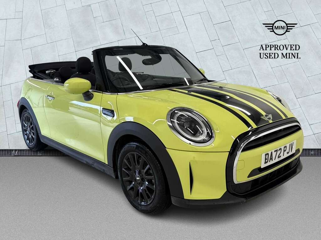 Mini Convertible 1.5 Cooper Classic Yellow