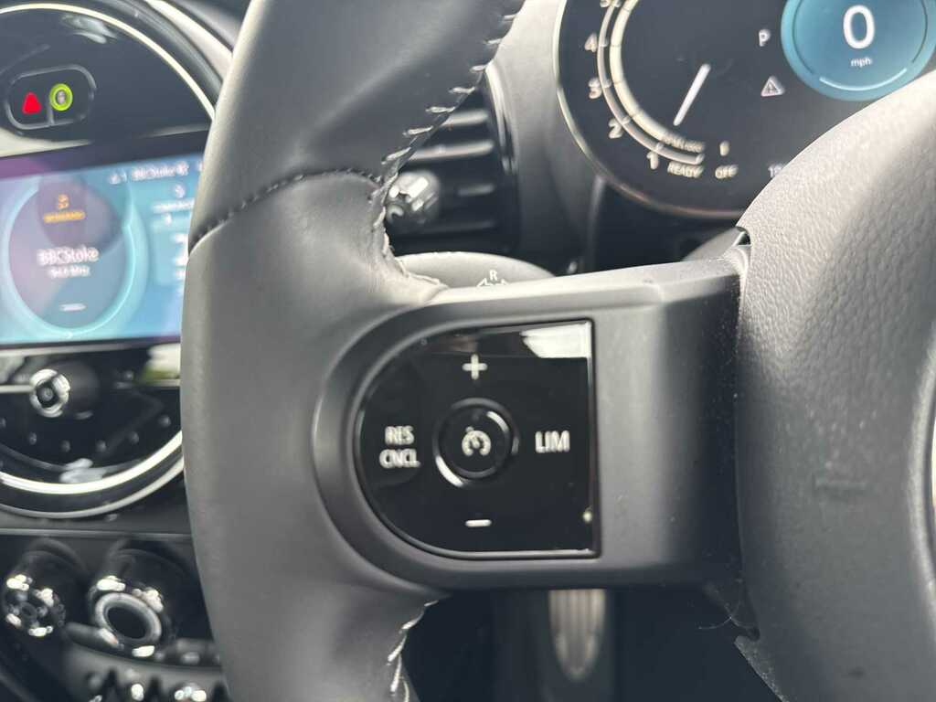 Mini Clubman 1.5 Cooper Sport 6Dr Black #25