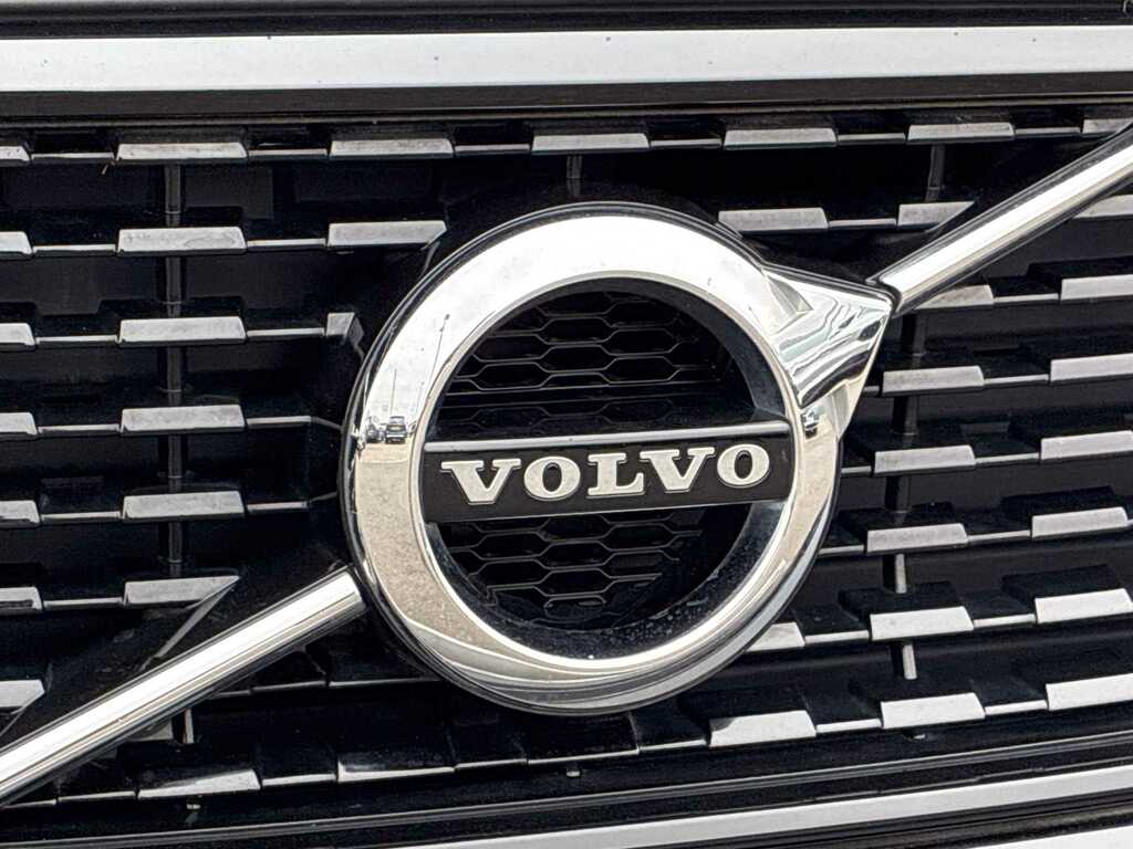 Volvo XC40 1.5 T3 163 R Design Geartronic YY22KJZ Black #4