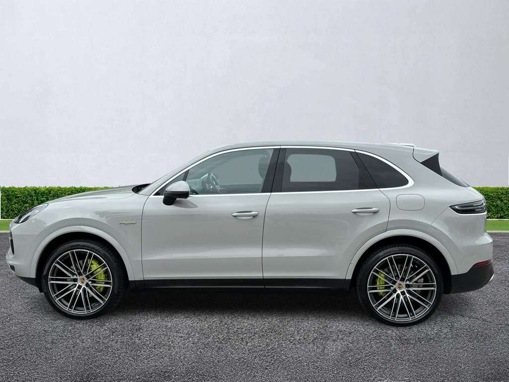 Porsche Cayenne Cayenne E-hybrid Coup My24 Black #18