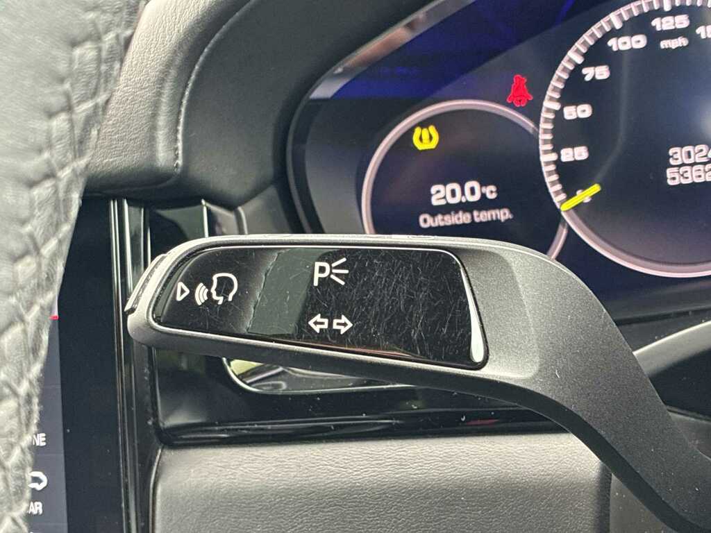 Porsche Cayenne Cayenne E-hybrid Coup My24 Black #25