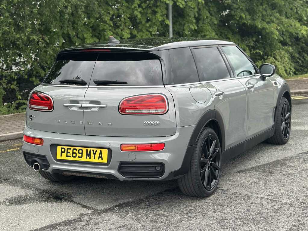 Mini Clubman 1.5 Cooper Classic 6Dr Red #8