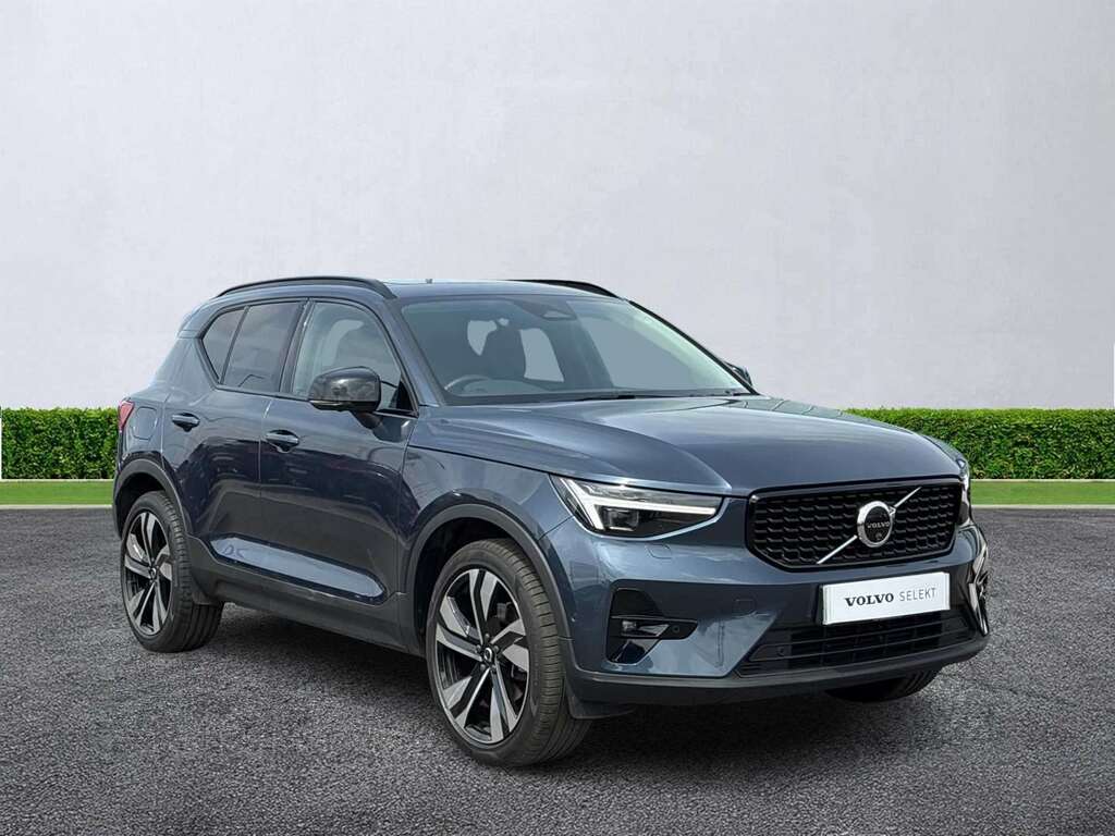Volvo XC40 2.0 B3p Ultra Dark Blue