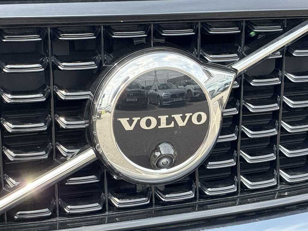 Volvo XC40 2.0 B3p Ultra Dark RF25GUK Blue #3