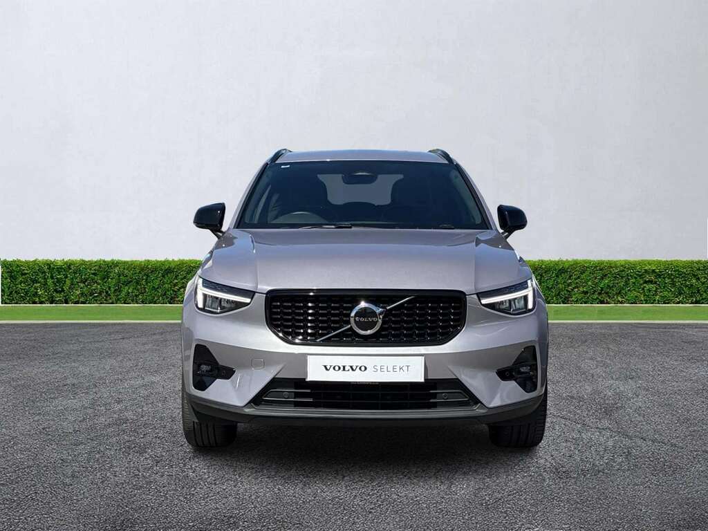 Volvo XC40 2.0 B4p Plus Dark RF25HFU Silver #2