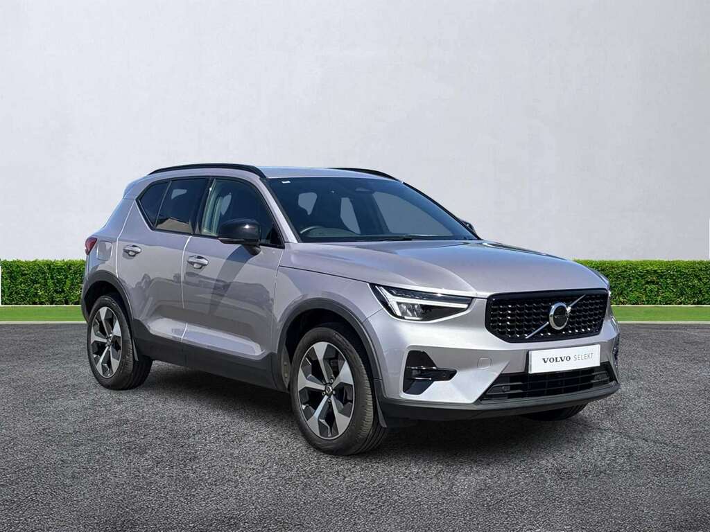 Volvo XC40 2.0 B4p Plus Dark Silver