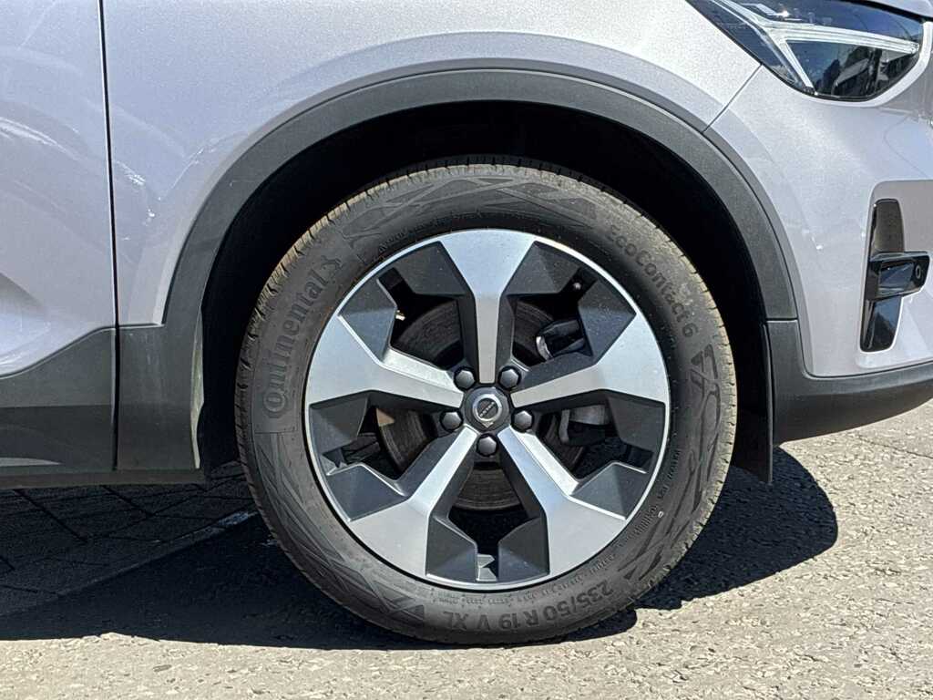 Volvo XC40 2.0 B4p Plus Dark RF25LXO Silver #6